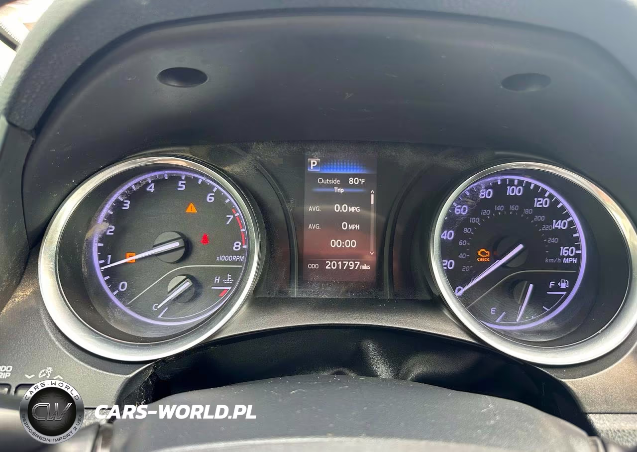 2018 Toyota Camry Le VIN:4T1B11HK5JU584516 - 8