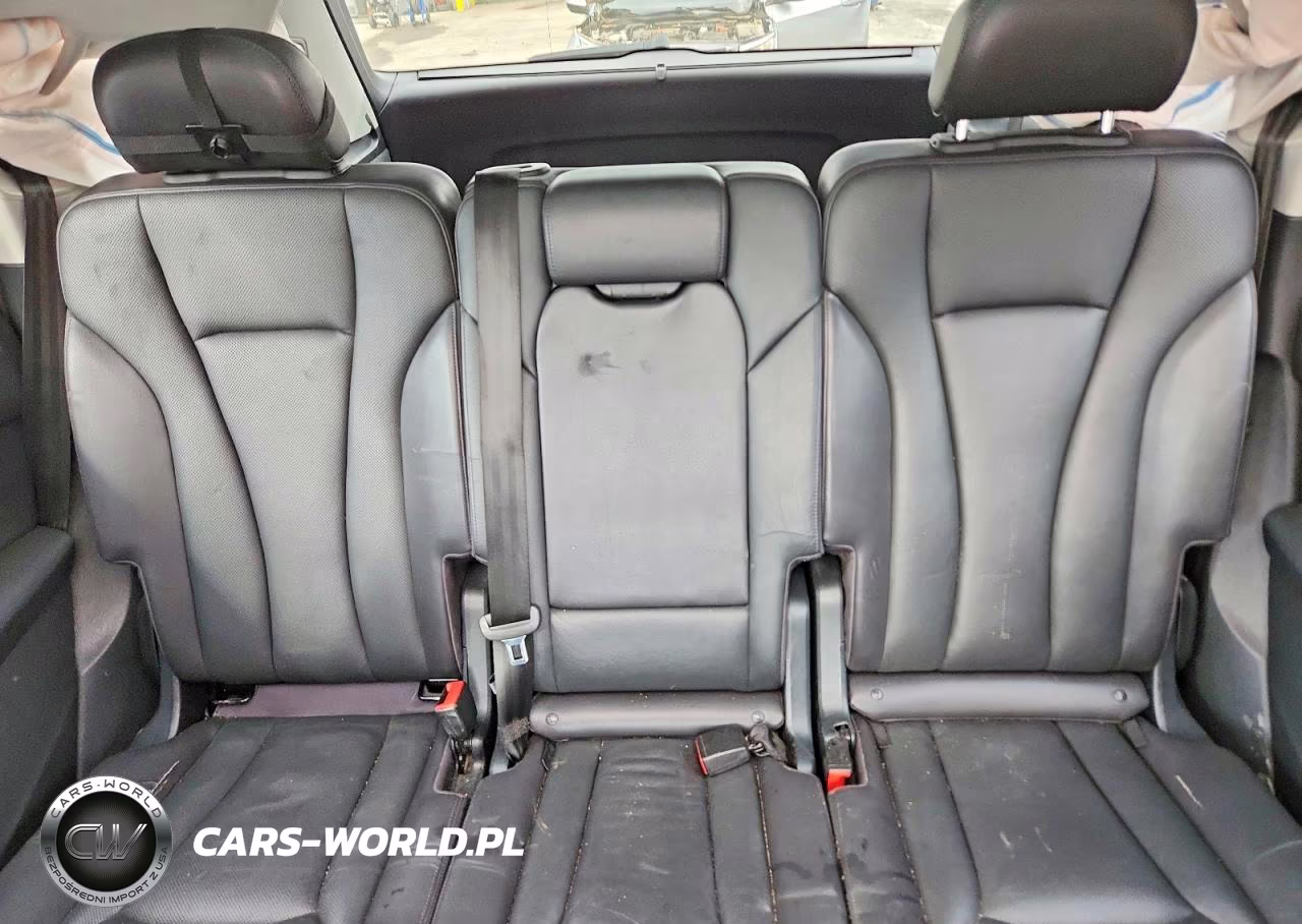 2017 Audi Q7 Prestige VIN:WA1VAAF74HD003740 - 10