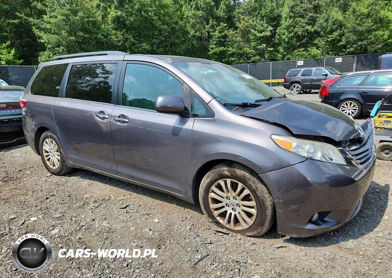 2016 Toyota Sienna Xle Premium 8-Passenger VIN:5TDYK3DC5GS755462 - 4