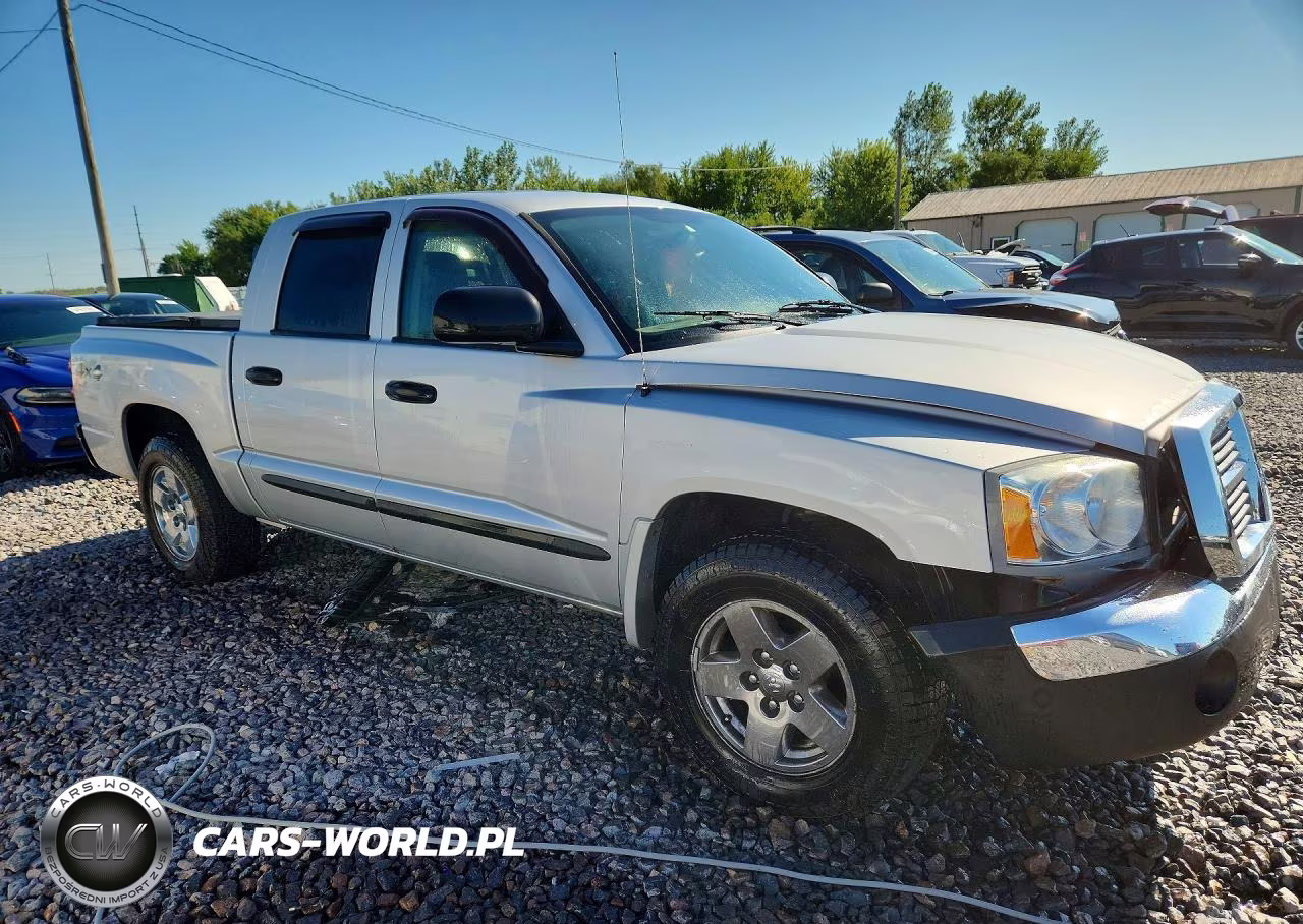 2005 Dodge Dakota Quad Slt VIN:1D7HW48N25S152176 - 4