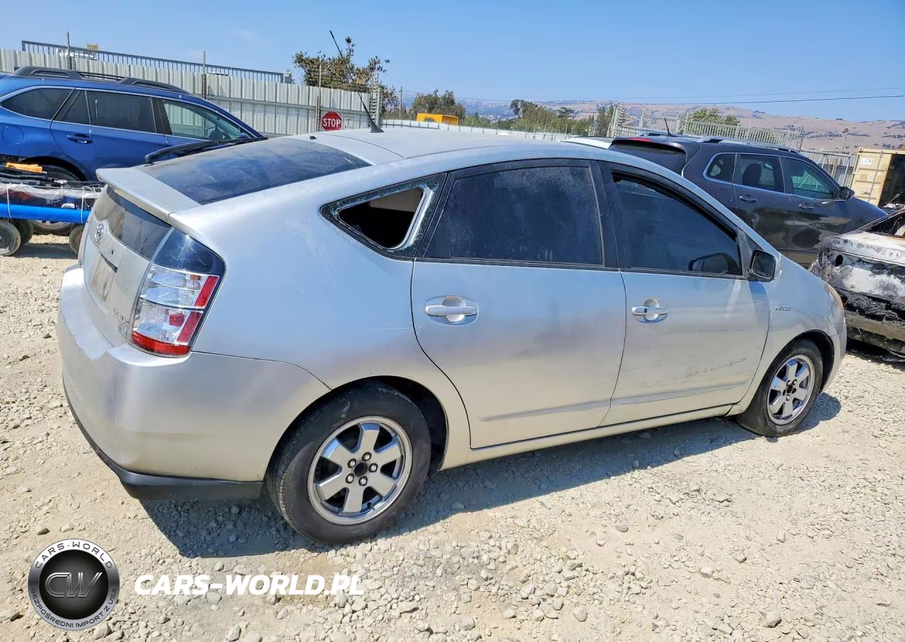 2005 Toyota Prius Base VIN:JTDKB20UX53092726 - 3