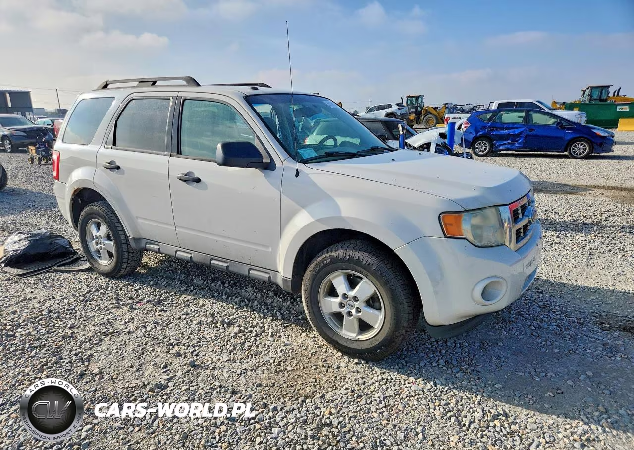 2010 Ford Escape Xlt VIN:1FMCU0D70AKA86646 - 4