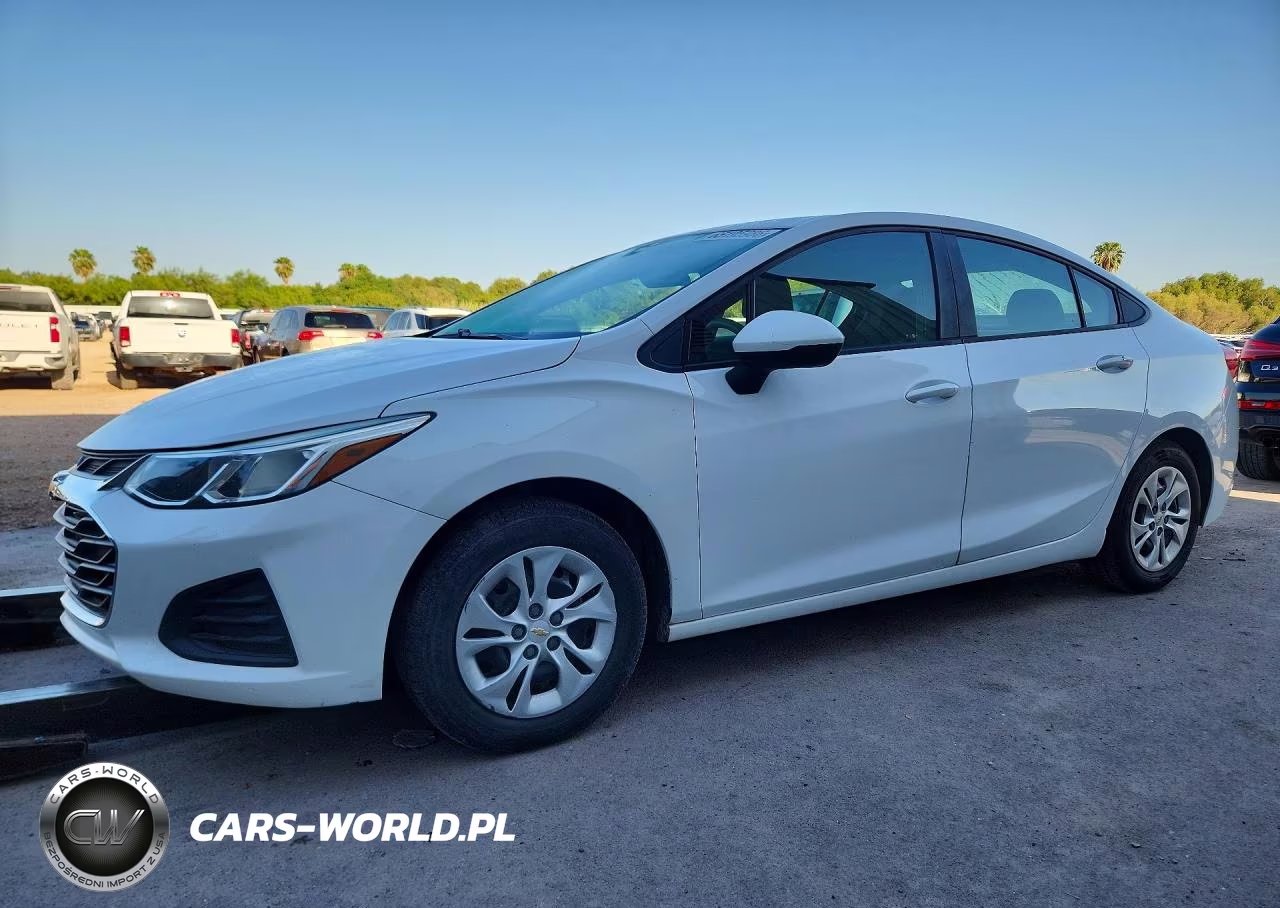2019 Chevrolet Cruze – zdjęcie 1 z 12