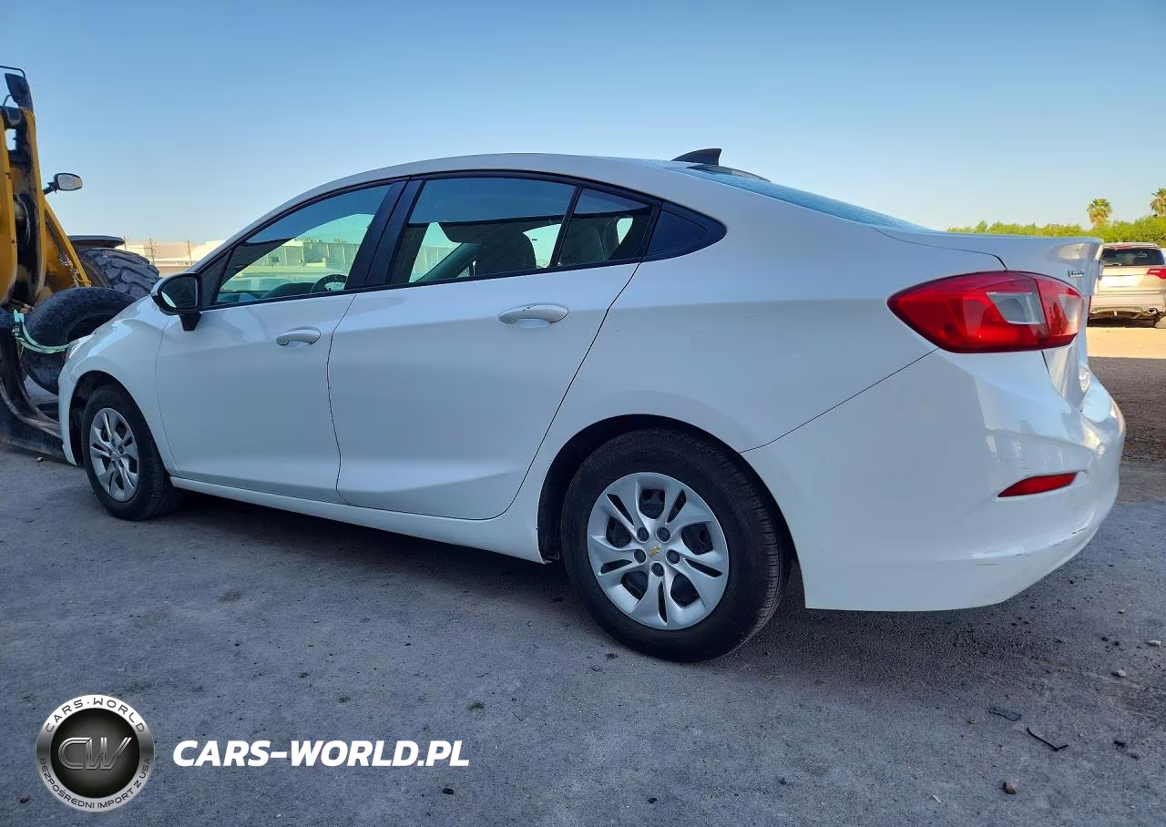 2019 Chevrolet Cruze VIN:1G1BJ5SM5K7104098 - 2