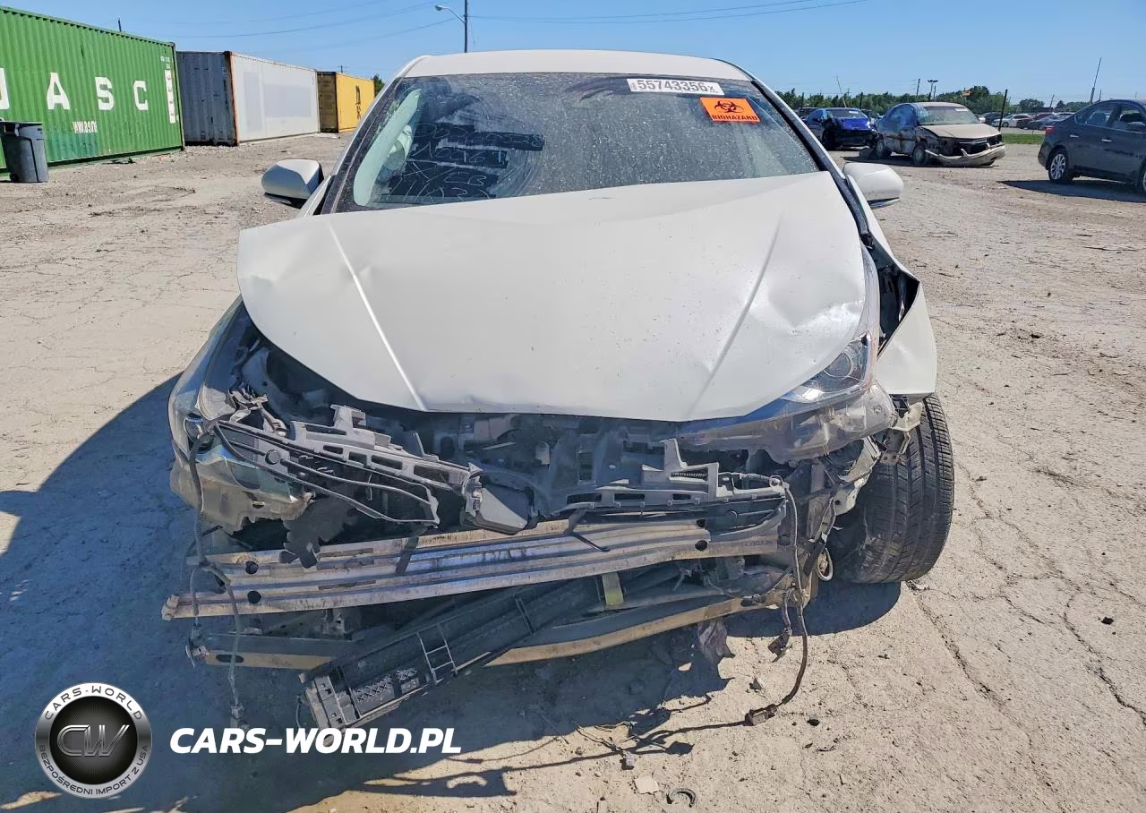 2020 Toyota Prius Limited VIN:JTDKARFU4L3111030 - 5