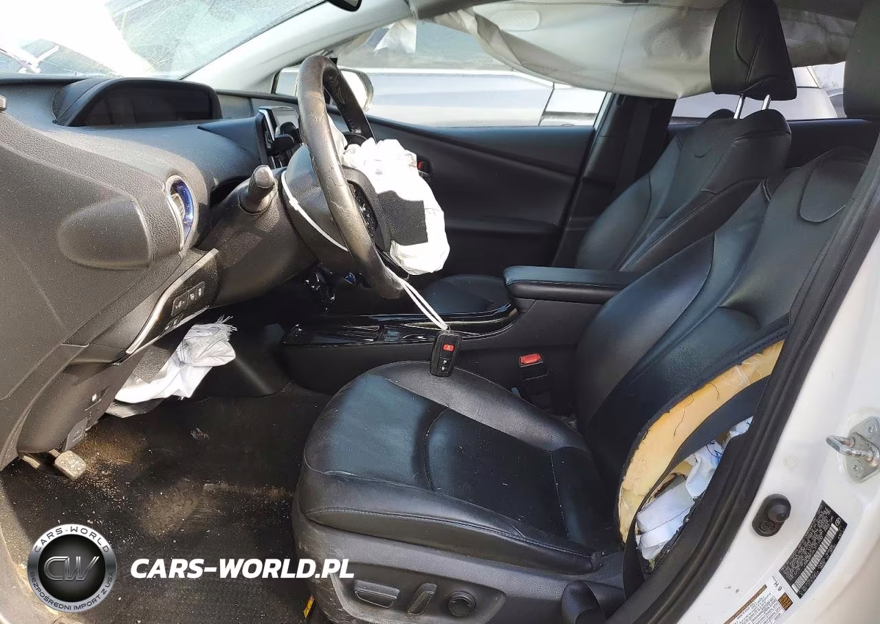 2020 Toyota Prius Limited VIN:JTDKARFU4L3111030 - 7