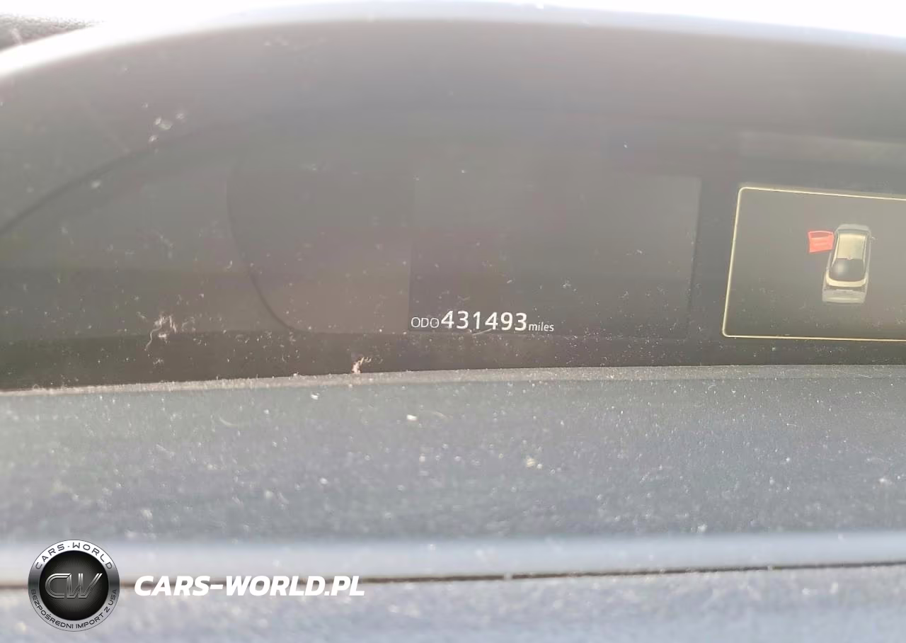 2020 Toyota Prius Limited VIN:JTDKARFU4L3111030 - 9