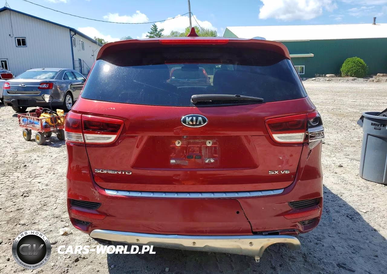 2018 Kia Sorento VIN:5XYPKDA52JG384563 - 6