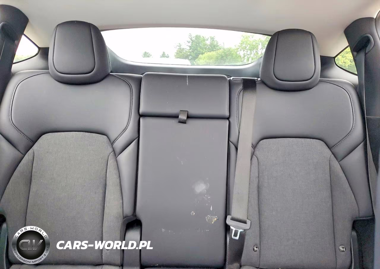 2026 Tesla Model Y VIN:7SAYGDED4TA688785 - 10