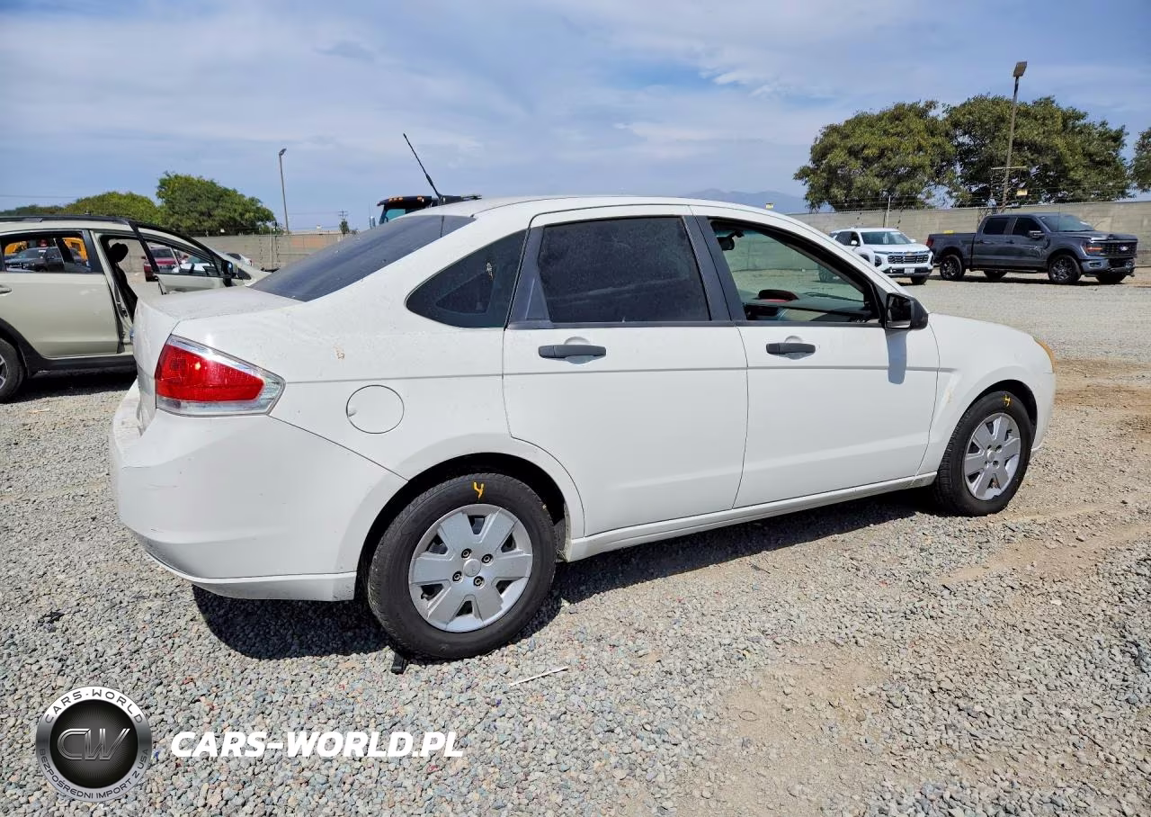 2011 Ford Focus S VIN:1FAHP3EN7BW103765 - 3