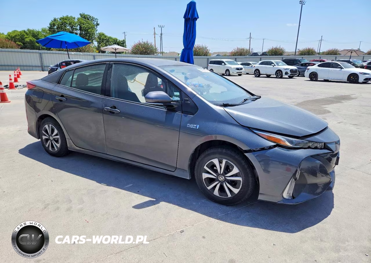 2019 Toyota Prius Prime Plus VIN:JTDKARFPXK3119979 - 4