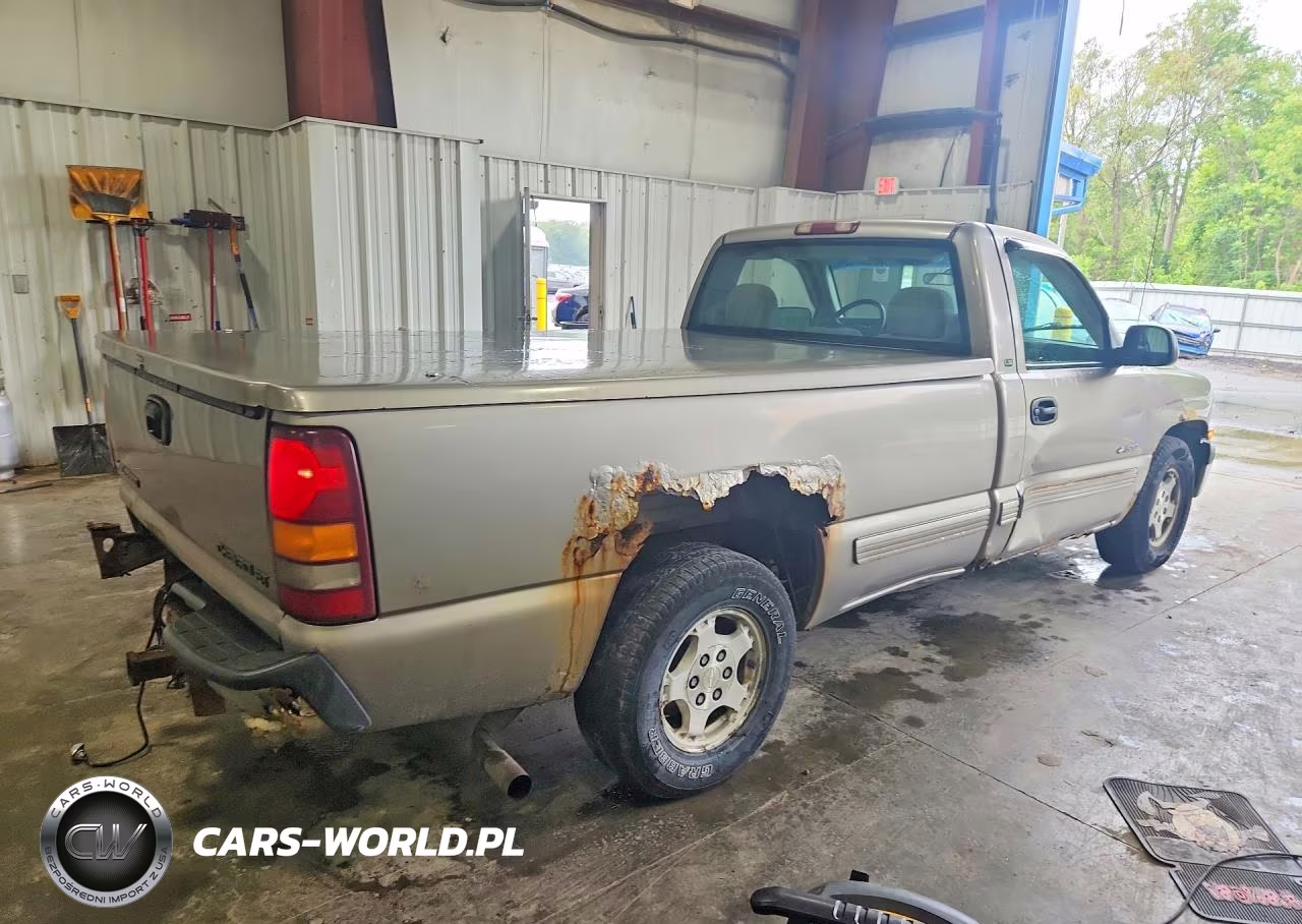 2000 Chevrolet Silverado C1500 VIN:1GCEC14T1YE334737 - 3