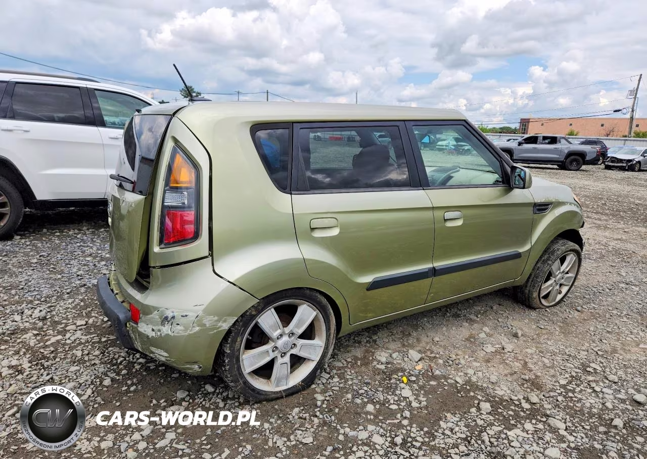2010 Kia Soul + VIN:KNDJT2A23A7074402 - 3