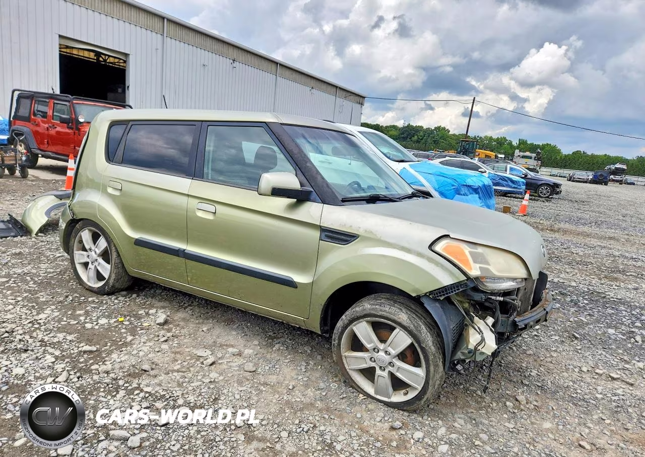 2010 Kia Soul + VIN:KNDJT2A23A7074402 - 4