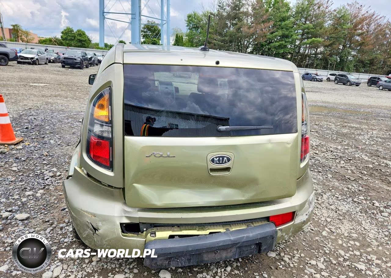 2010 Kia Soul + VIN:KNDJT2A23A7074402 - 6