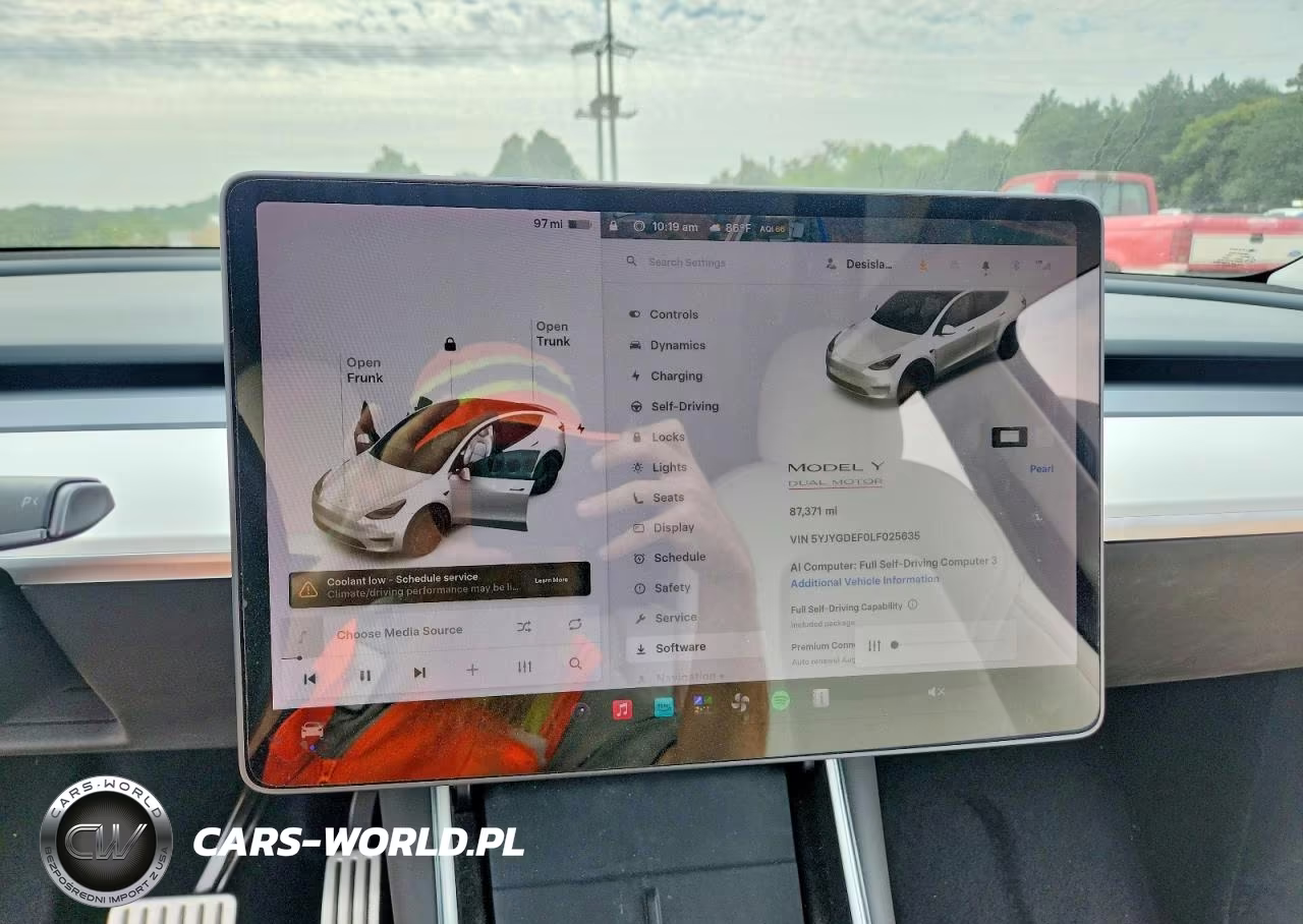 2020 Tesla Model Y VIN:5YJYGDEF0LF025635 - 9