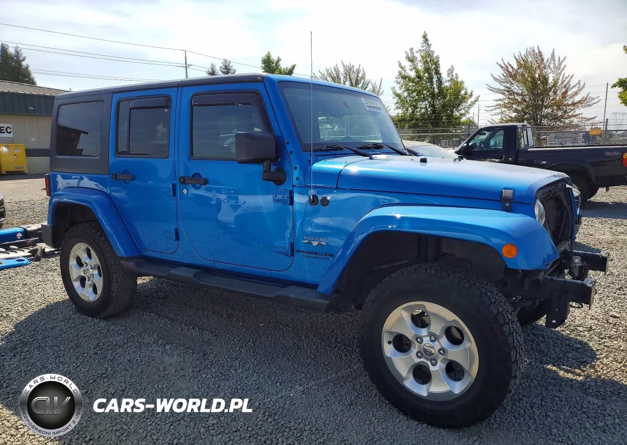 2016 Jeep Wrangler Unlimited Sahara VIN:1C4BJWEG3GL240361 - 4