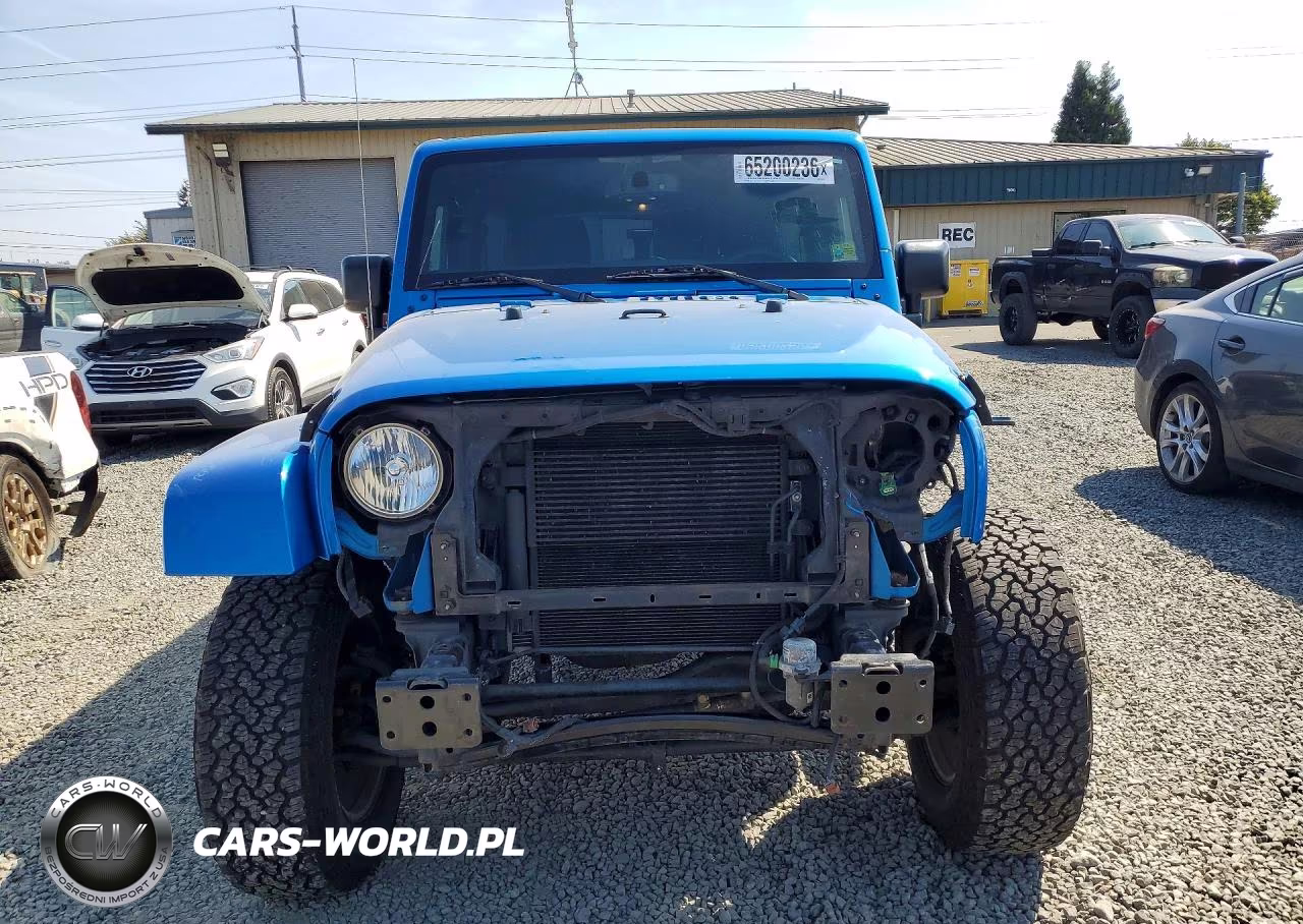 2016 Jeep Wrangler Unlimited Sahara VIN:1C4BJWEG3GL240361 - 5
