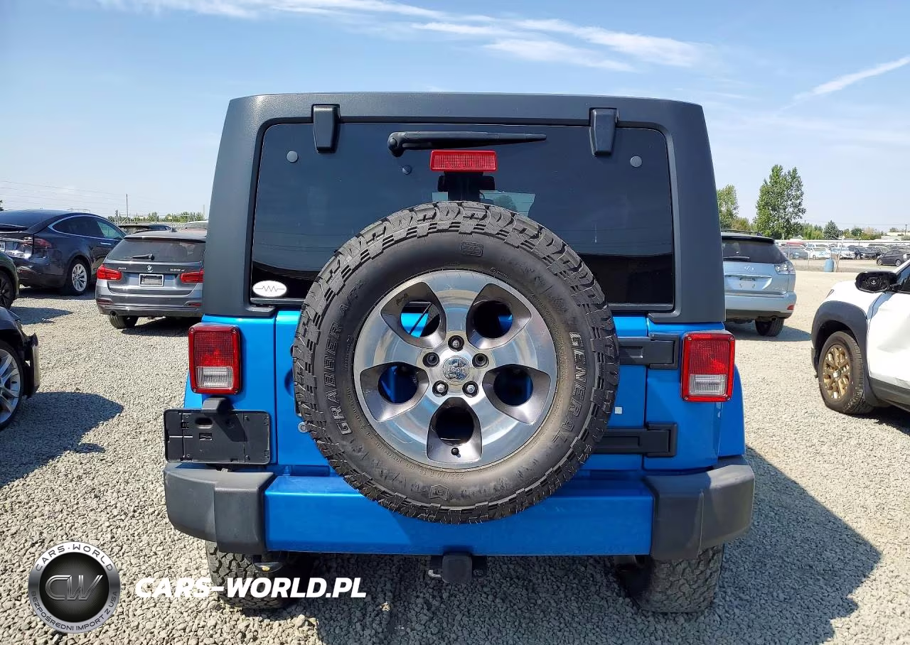 2016 Jeep Wrangler Unlimited Sahara VIN:1C4BJWEG3GL240361 - 6