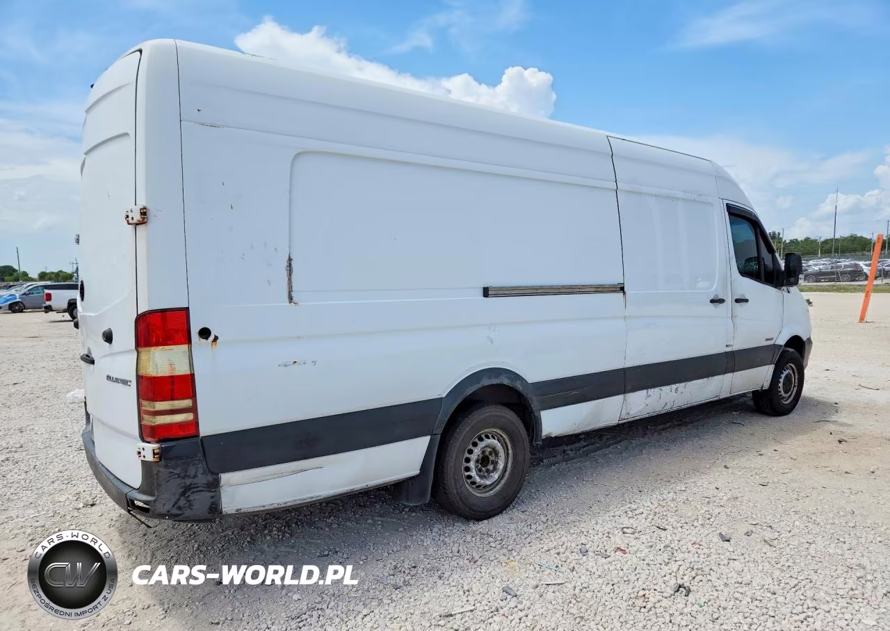 2014 Mercedes-Benz Sprinter 2500 VIN:WD3PE8DE7E5824585 - 3