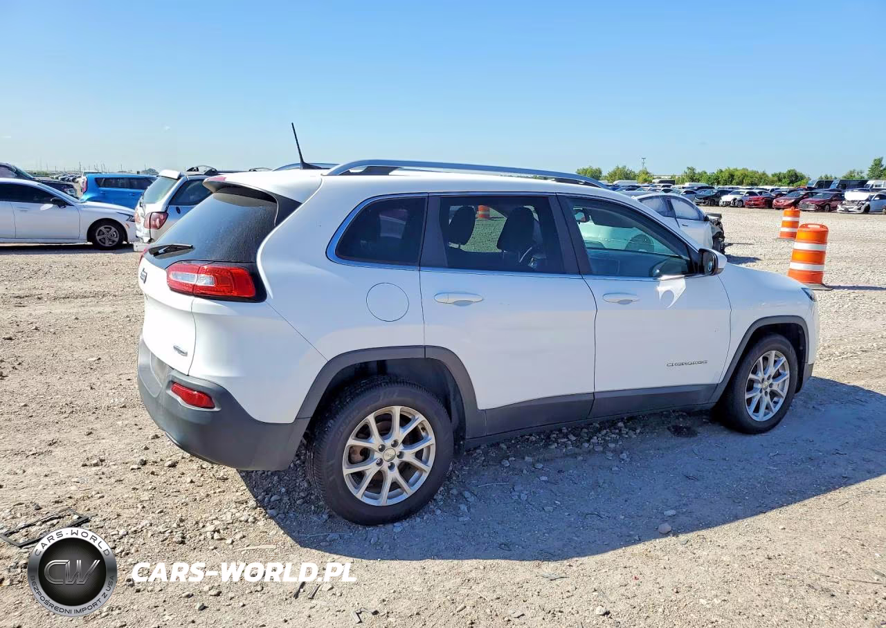 2018 Jeep Cherokee Latitude VIN:1C4PJLCB6JD551618 - 3