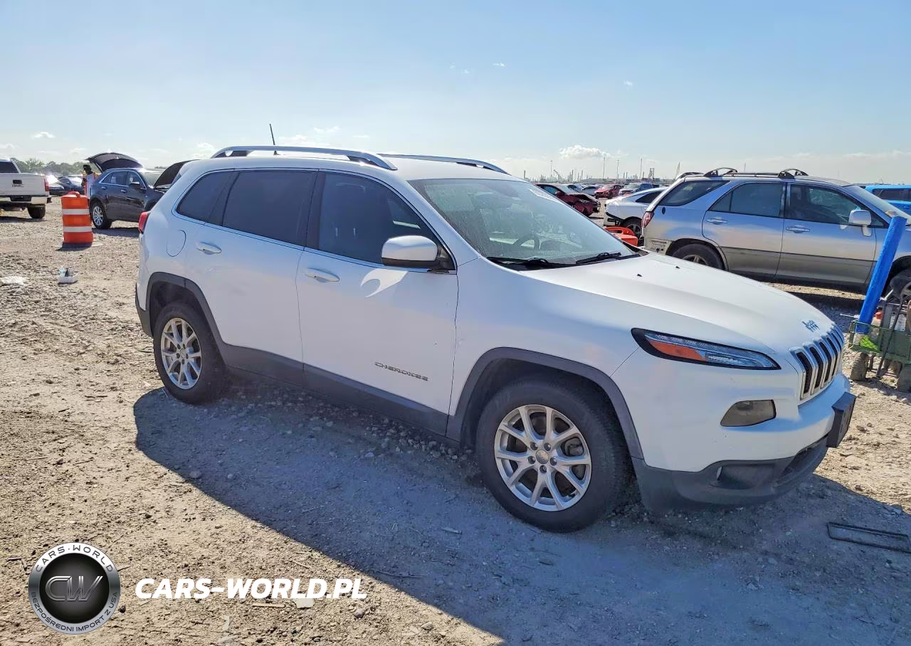 2018 Jeep Cherokee Latitude VIN:1C4PJLCB6JD551618 - 4