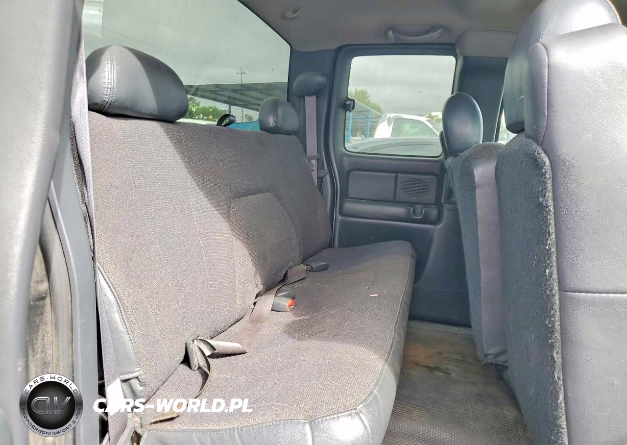 2001 Chevrolet Silverado C1500 VIN:2GCEC19W611303185 - 10