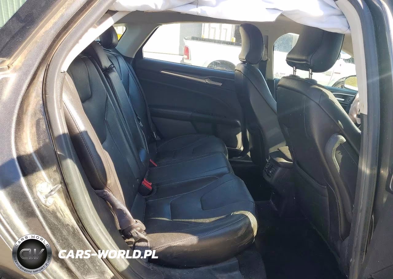 2016 Ford Fusion Titanium VIN:3FA6P0K98GR125409 - 10