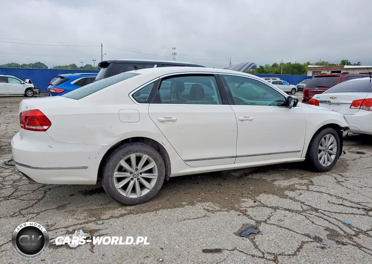 2013 Volkswagen Passat Sel VIN:1VWCH7A34DC076345 - 3