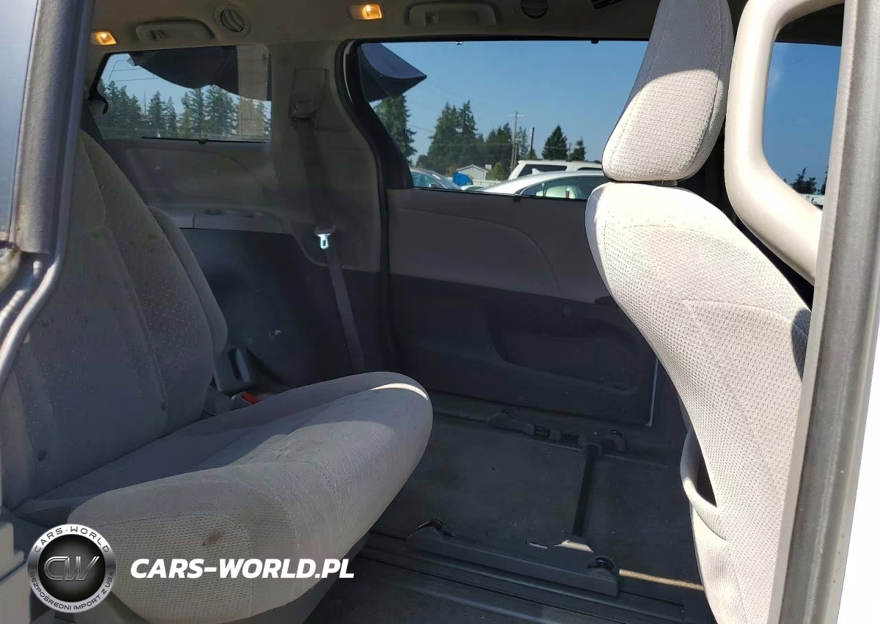 2018 Toyota Sienna Le VIN:5TDKZ3DC7JS936474 - 11