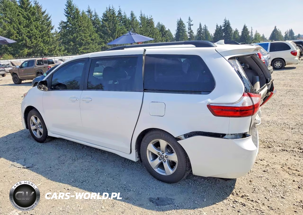 2018 Toyota Sienna Le VIN:5TDKZ3DC7JS936474 - 2
