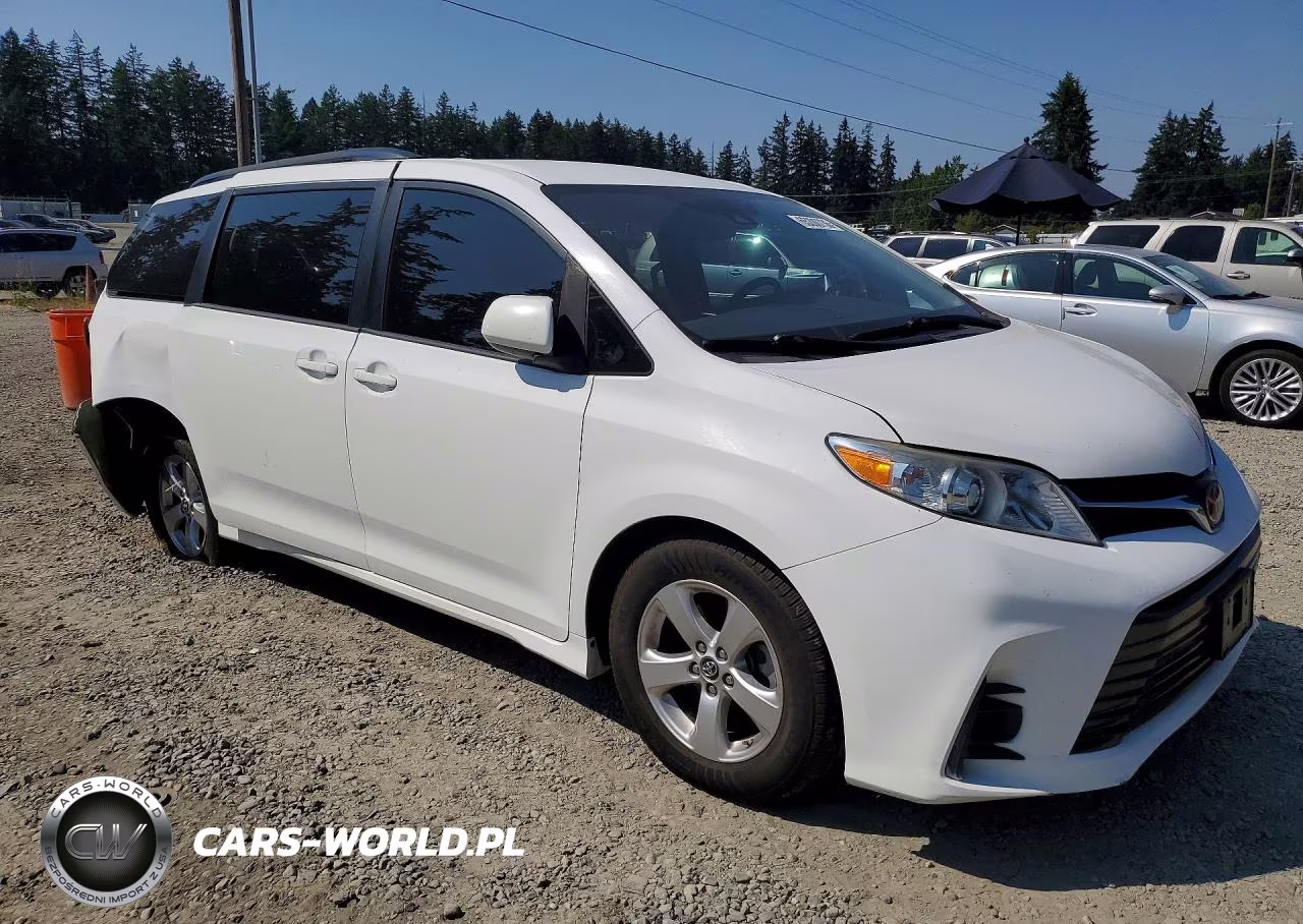 2018 Toyota Sienna Le VIN:5TDKZ3DC7JS936474 - 4