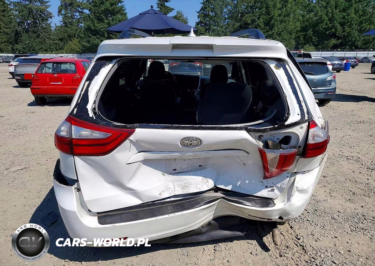 2018 Toyota Sienna Le VIN:5TDKZ3DC7JS936474 - 6