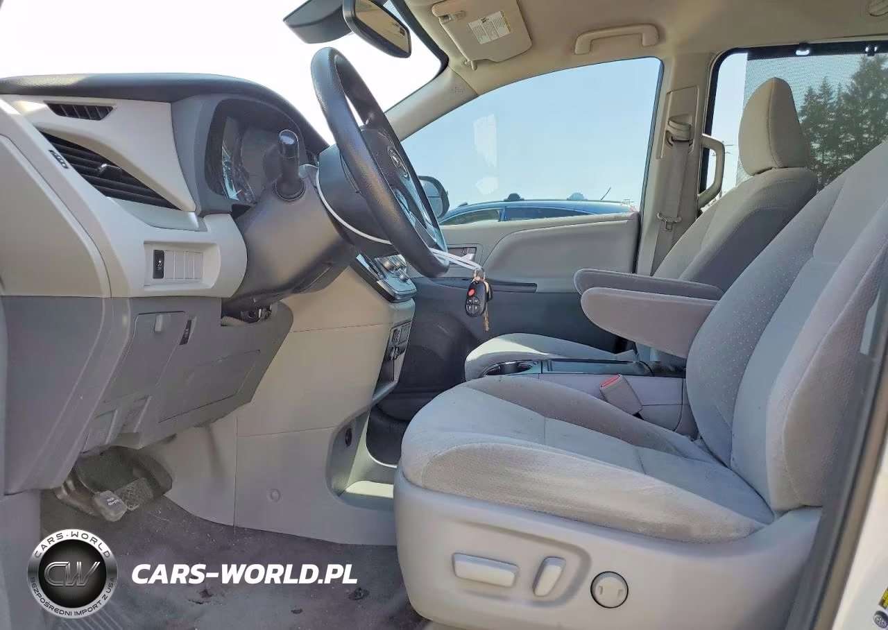 2018 Toyota Sienna Le VIN:5TDKZ3DC7JS936474 - 7