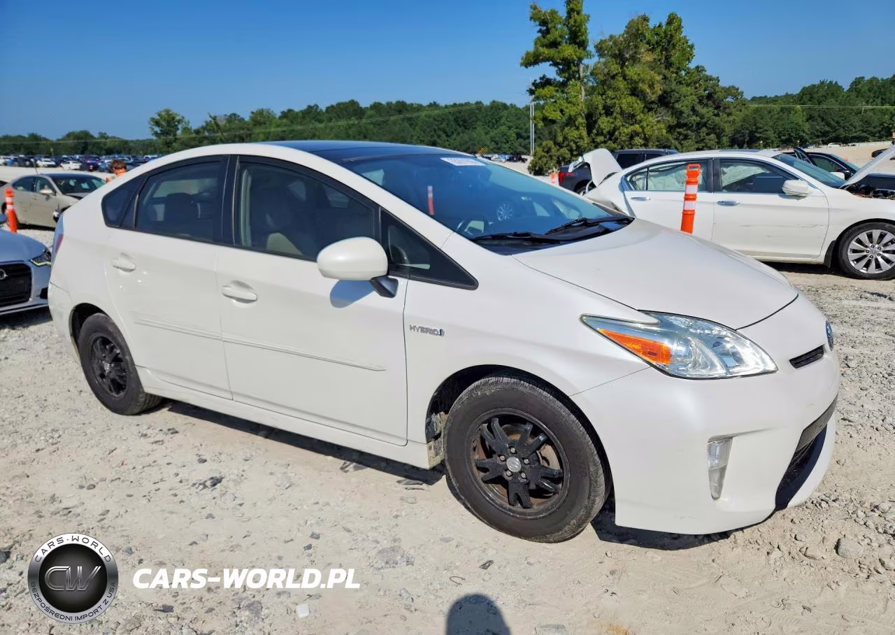 2012 Toyota Prius Four VIN:JTDKN3DU8C5404955 - 4