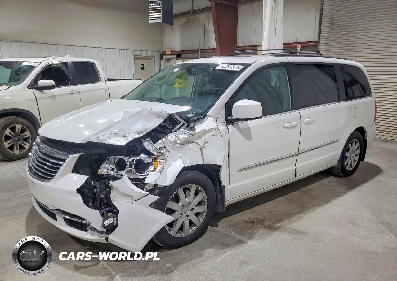 2015 Chrysler Town & Country Touring – zdjęcie 1 z 13