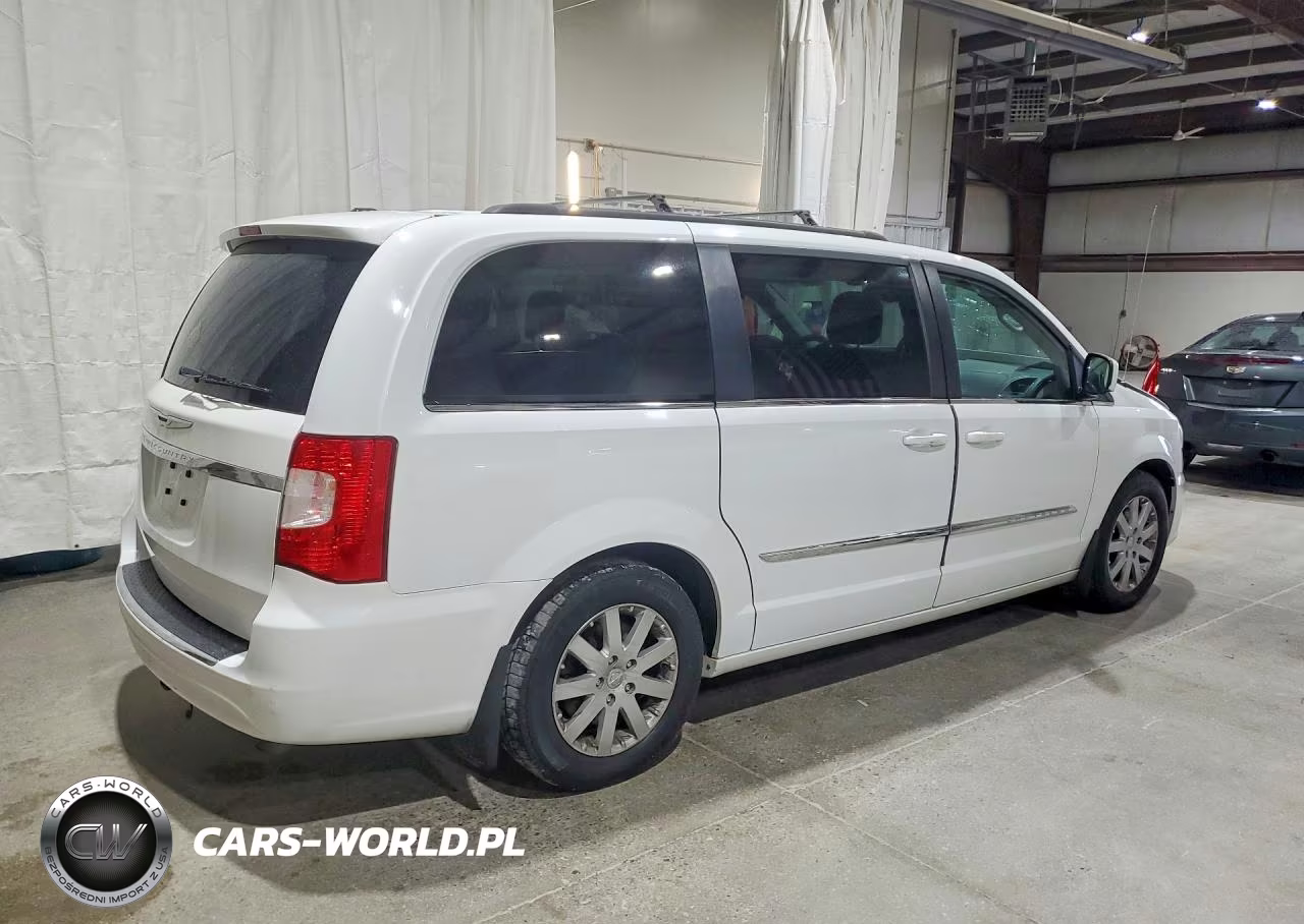 2015 Chrysler Town & Country Touring VIN:2C4RC1BG8FR738898 - 3