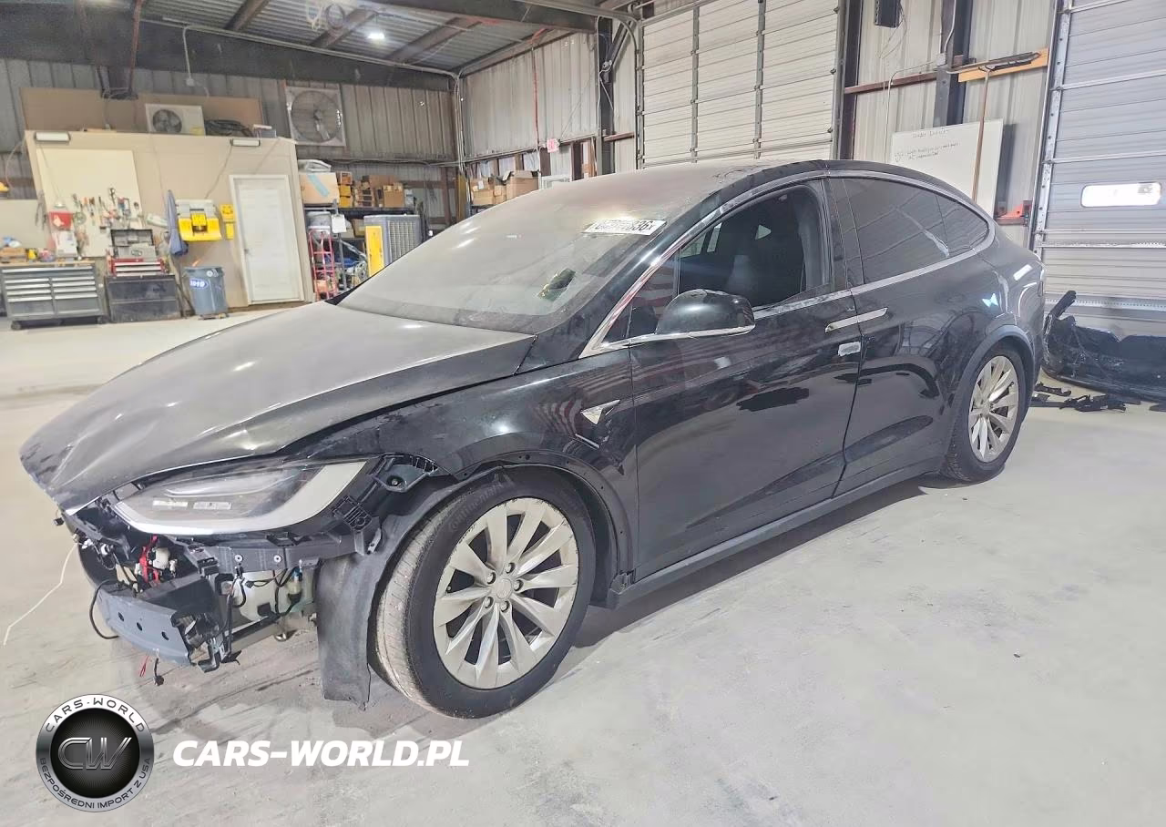 2017 Tesla Model X – zdjęcie 1 z 14