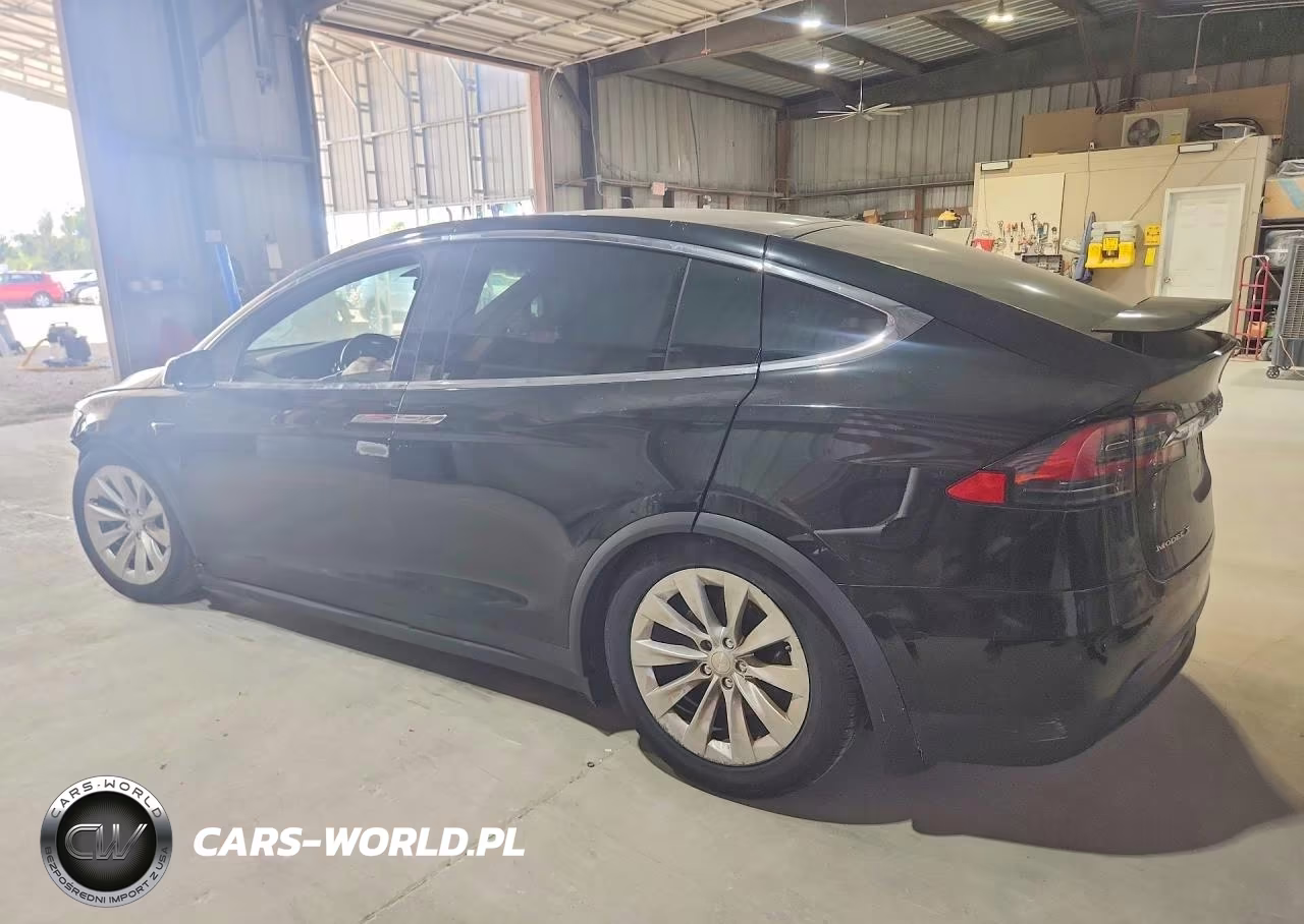 2017 Tesla Model X VIN:5YJXCDE26HF038272 - 2