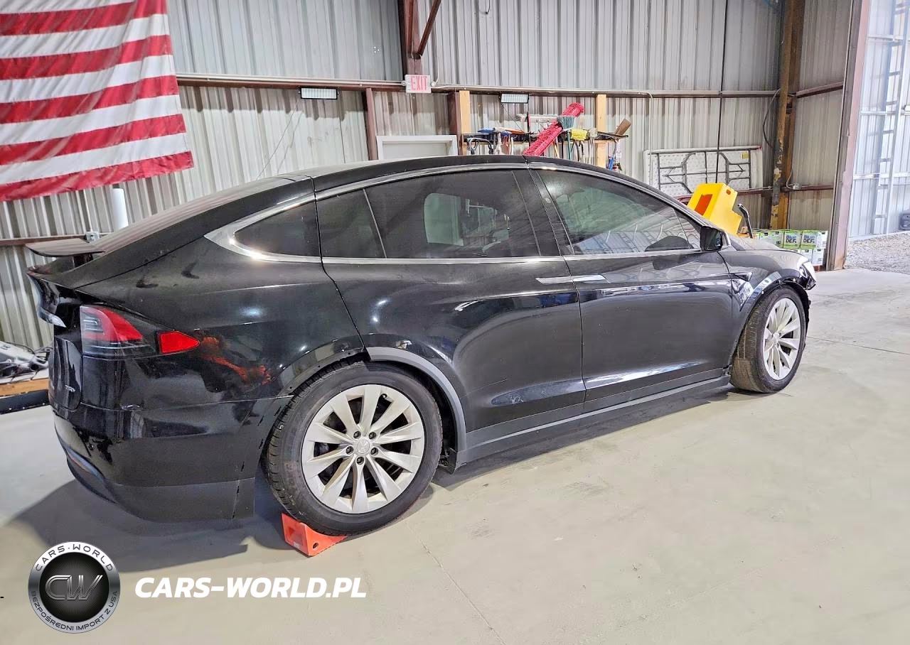 2017 Tesla Model X VIN:5YJXCDE26HF038272 - 3