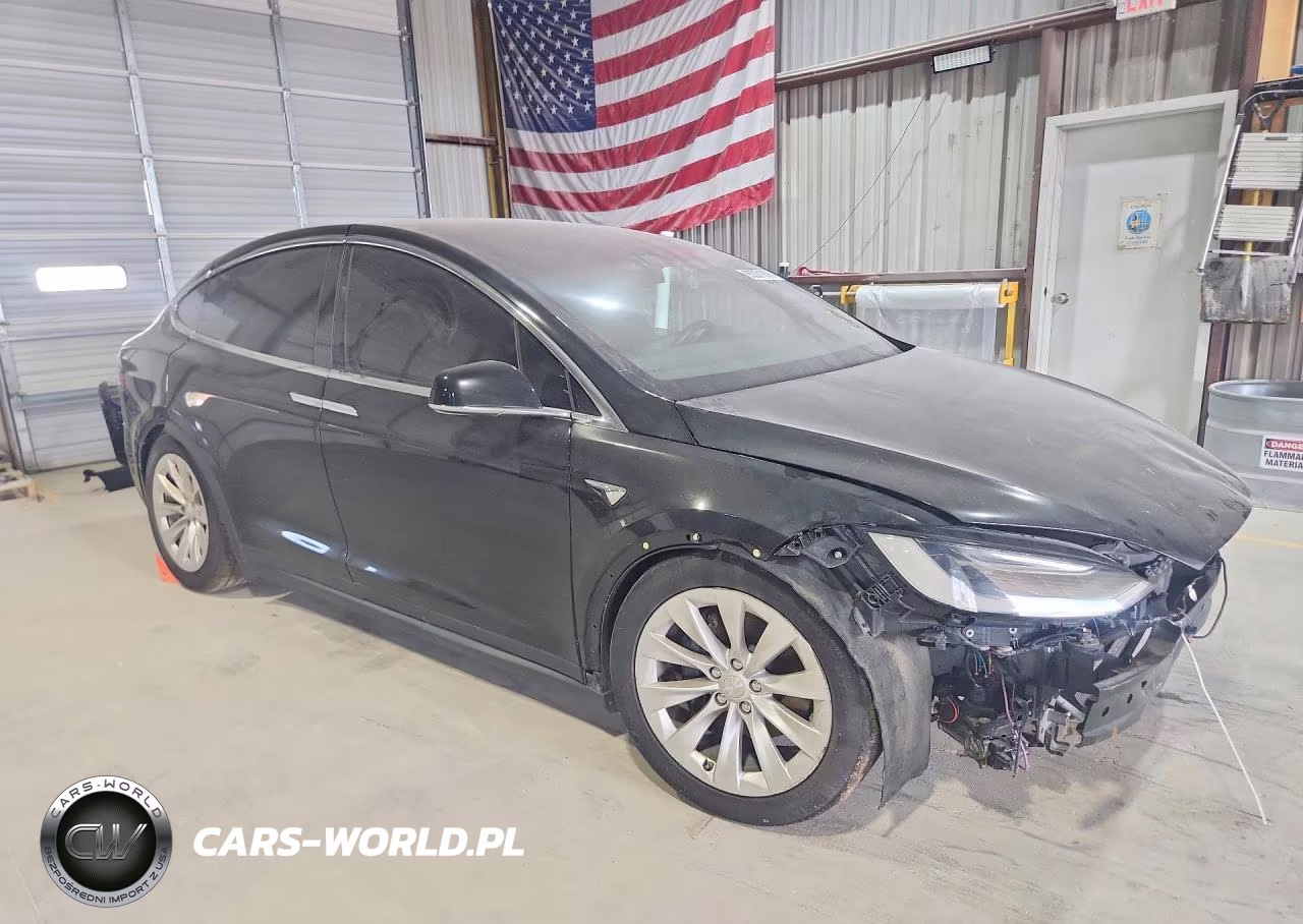 2017 Tesla Model X VIN:5YJXCDE26HF038272 - 4