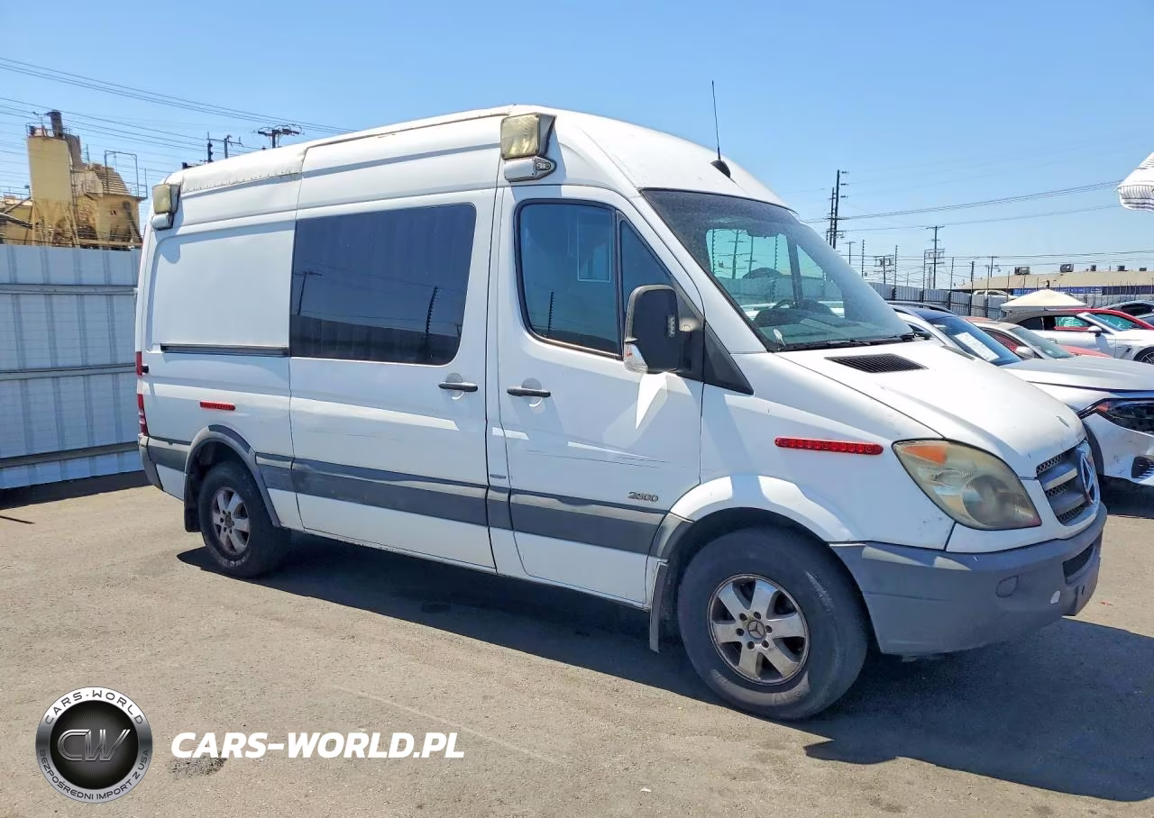 2010 Mercedes-Benz Sprinter 2500 VIN:WD3PE7CC7A5462486 - 4