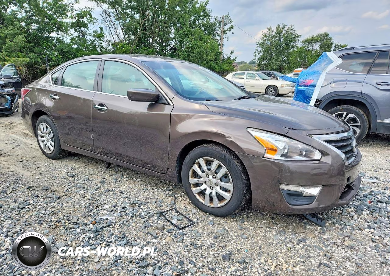 2015 Nissan Altima 2.5 S VIN:1N4AL3AP4FN336051 - 4