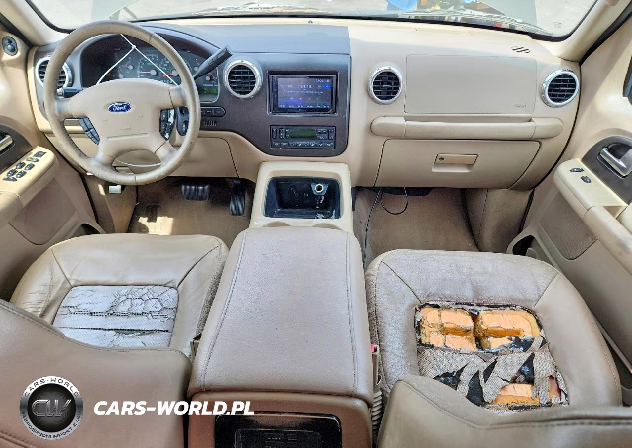 2004 Ford Expedition Eddie Bauer VIN:1FMFU17L54LA81632 - 8
