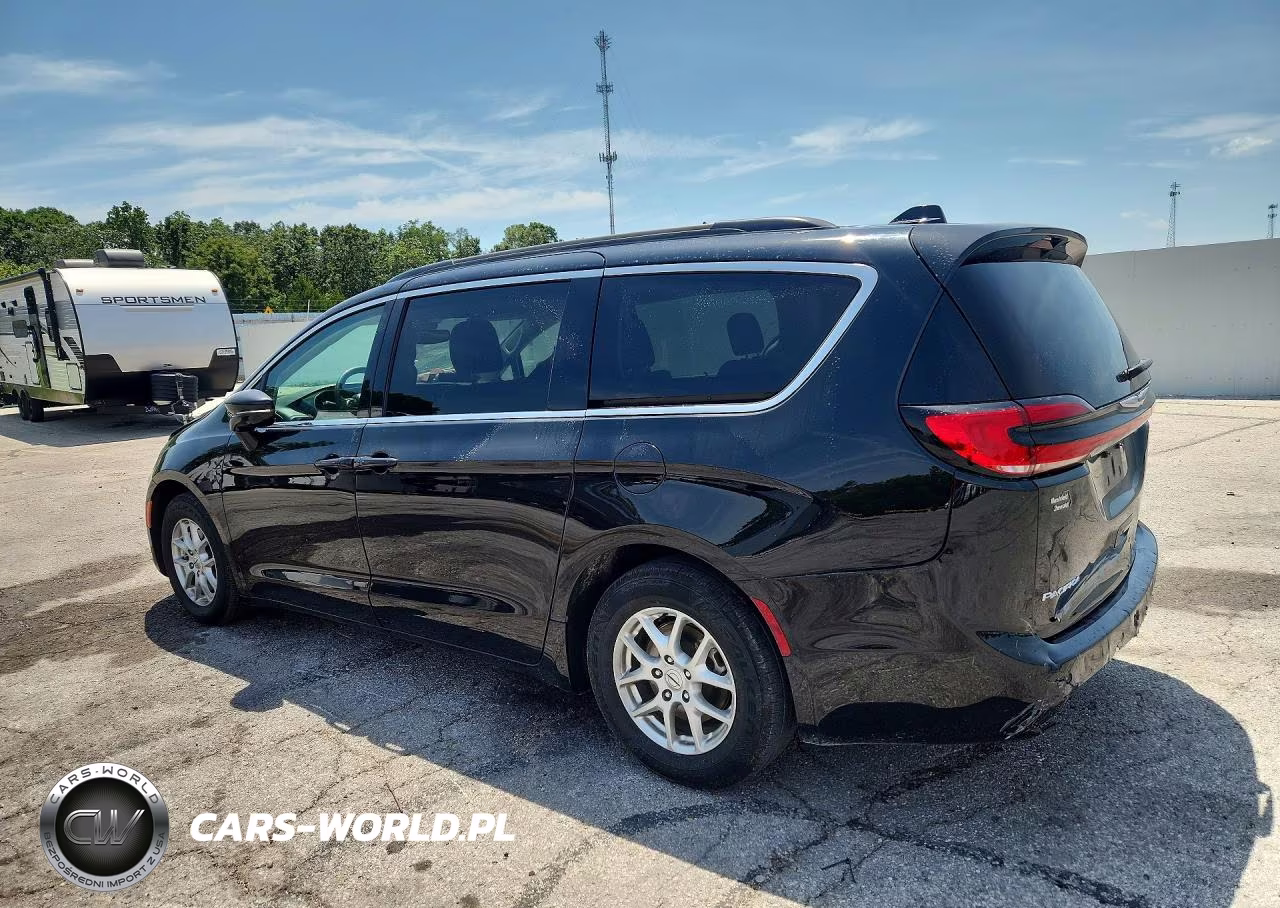 2022 Chrysler Pacifica Touring L VIN:2C4RC1BG7NR141661 - 2