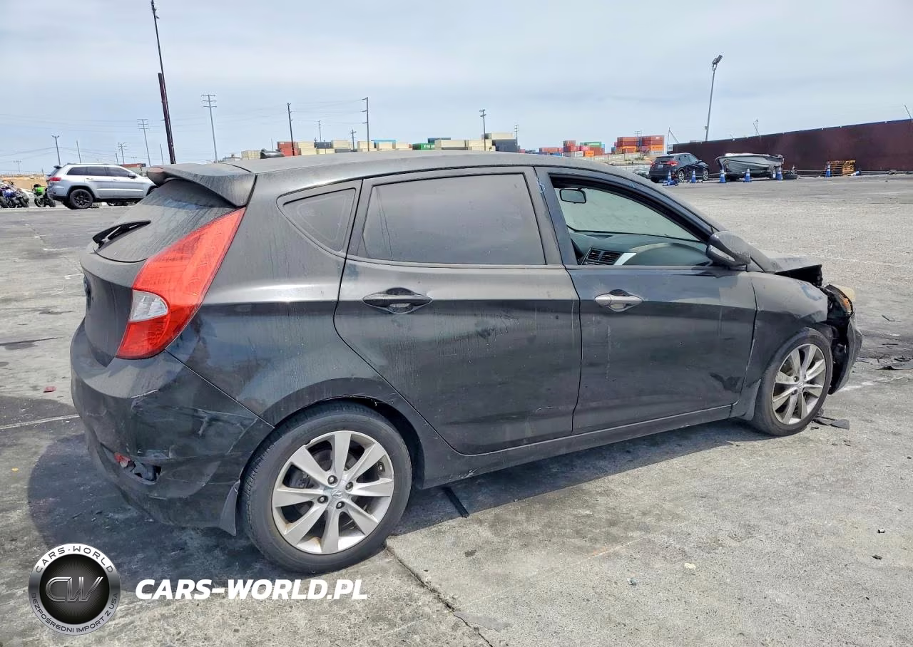 2013 Hyundai Accent Se VIN:KMHCU5AE5DU106043 - 3