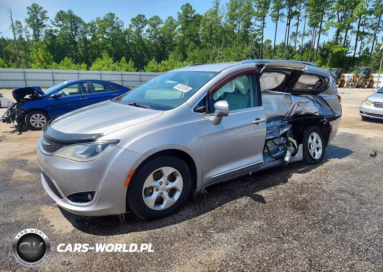 2017 Chrysler Pacifica Touring L Plus