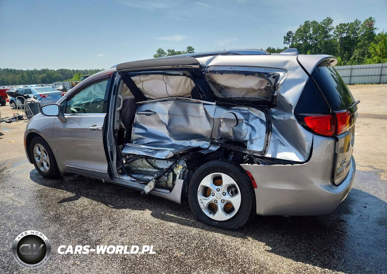 2017 Chrysler Pacifica Touring L Plus VIN:2C4RC1EG7HR543762 - 2