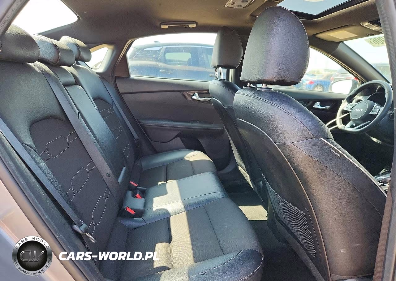 2023 Kia Forte Gt Line VIN:3KPF54ADXPE661511 - 10