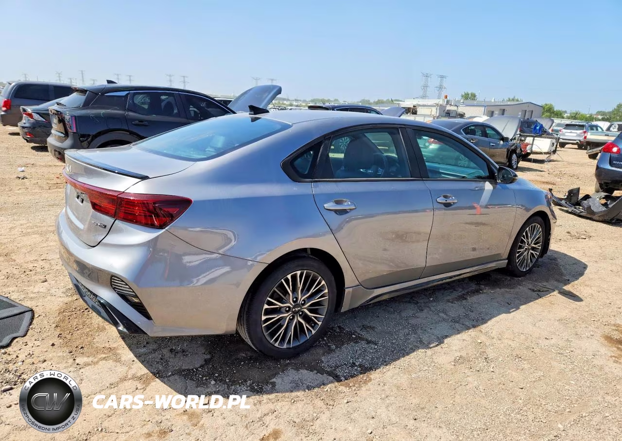 2023 Kia Forte Gt Line VIN:3KPF54ADXPE661511 - 3
